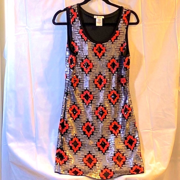 Esley Sequined Dress Beautiful size medium ,fits like a small  ,lots of stretch - Picture 1 of 5